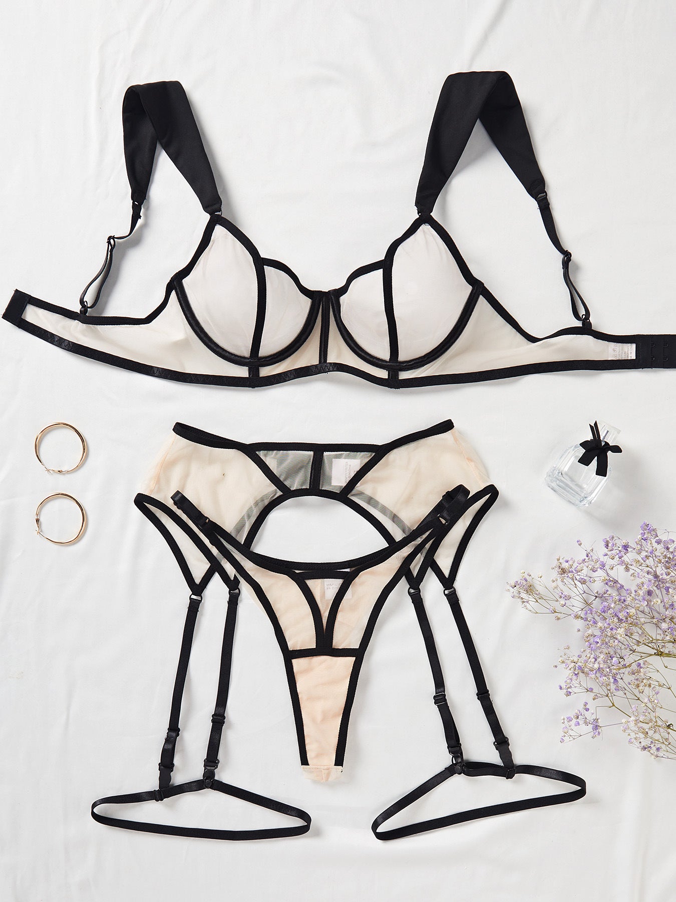 NATEA Prestige — Ensemble nude et noir en tulle, élégance minimaliste