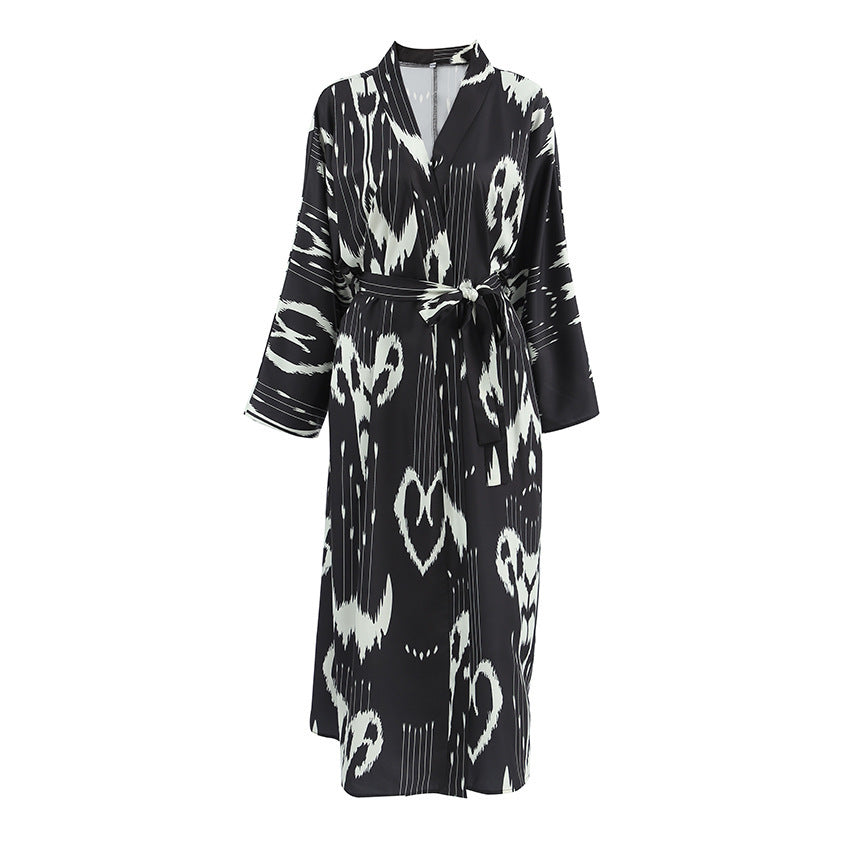 Robe de nuit satinée à imprimé – Collection NATEA Pijama