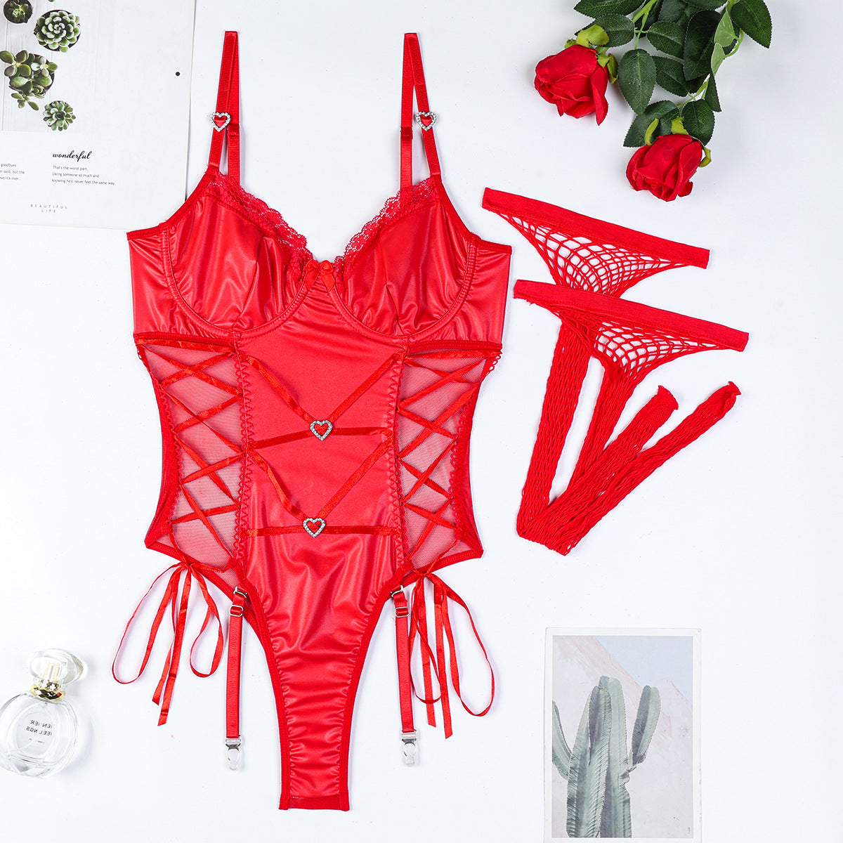 NATEA Charm — Body rouge avec détails en cœur, passion et élégance