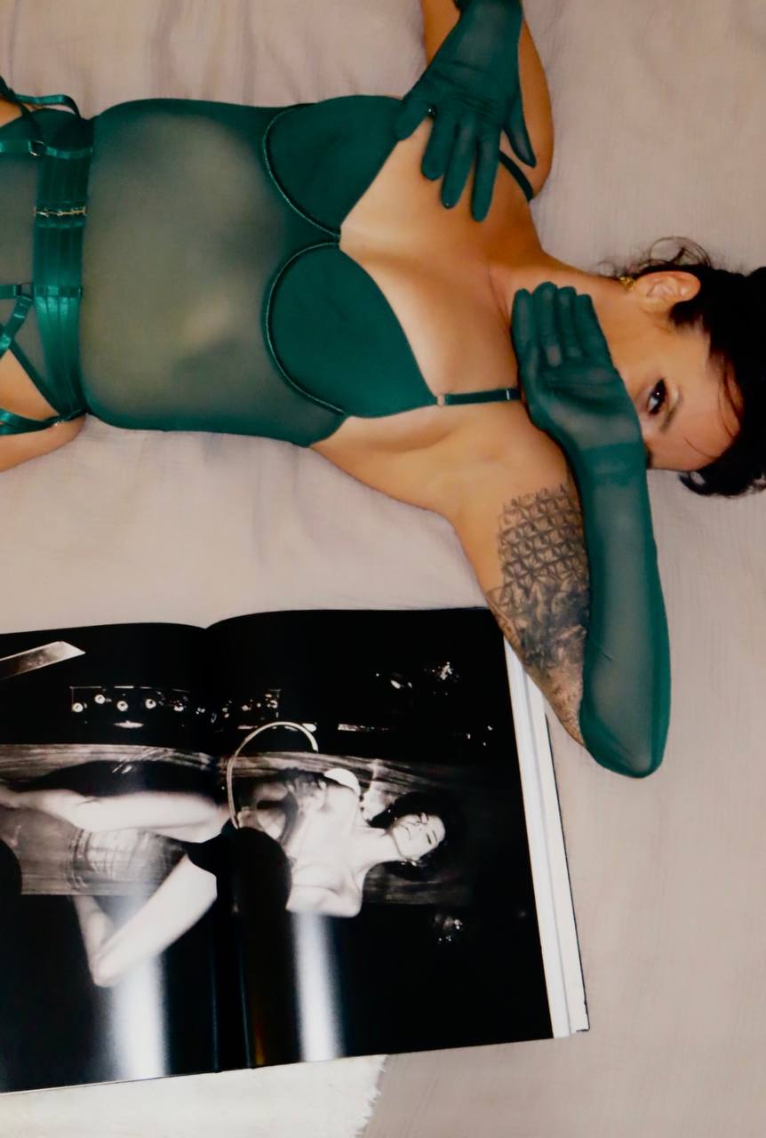 NATEA Prestige — Body bordeaux en tulle et satin, élégance et sensualité