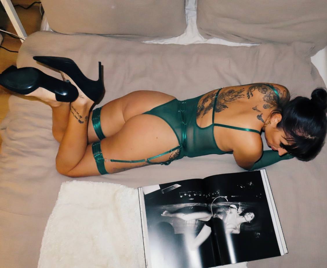 NATEA Prestige — Body bordeaux en tulle et satin, élégance et sensualité