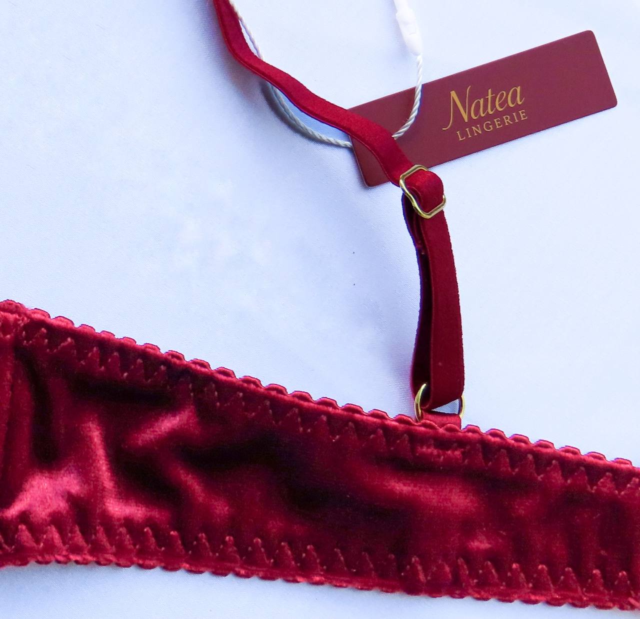 NATEA Prestige — Ensemble satin bordeaux, luxe et confiance
